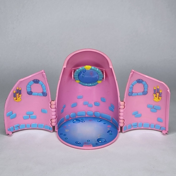 Vintage Miss Party Surprise Mermaid Party Playset - Picture 2 of 4